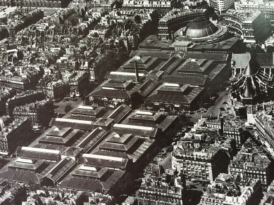 Pasáž Canopée v obchodní čtvrti Les Halles - Fotografie z roku 1936