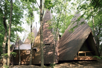 House Tepee in Nasu - foto: Koji Fuji - Nacasa & Partners Inc