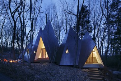 House Tepee in Nasu - foto: Koji Fuji - Nacasa & Partners Inc