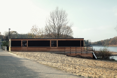 Zázemí vodních sportů a gastro kiosky na Hostivařské přehradě - foto: Matěj Štrassmajer