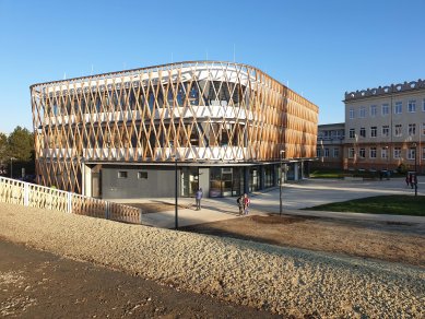 Pavilon základní školy, Mníšek pod Brdy - foto: Peter Gromski