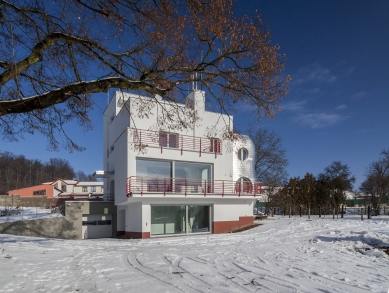 Reconstruction of a Functionalist Villa in Pyšely