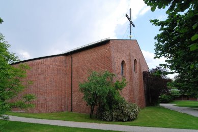 Římsko-katolický farní kostel svatého Vavřince - foto: Petr Šmídek, 2012