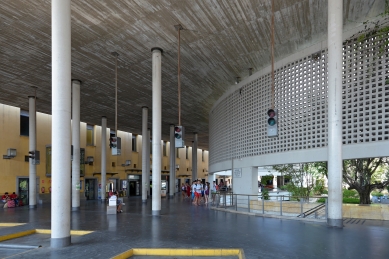 Bus Station in Córdoba - foto: Petr Šmídek, 2018