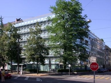 SUVA House - foto: Petr Šmídek, 2003