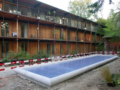 Apartment Building along a Party Wall  - foto: Petr Šmídek, 2003