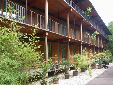 Apartment Building along a Party Wall  - foto: Petr Šmídek, 2002