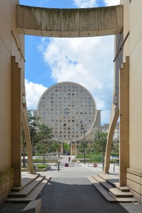 Collective social housing Les Arenes de Picasso - foto: Petr Šmídek, 2019