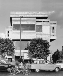 <Národní taneční centrum> translates to <National Dance Center> - <historický snímek>Historic photo</historický snímek> - foto: © Gérard Guillat. Fonds Kalisz