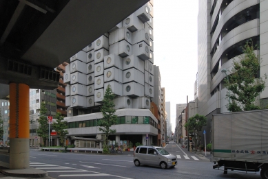 Nakagin Capsule Tower - foto: Petr Šmídek, 2012