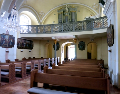 Nové kostelní lavice pro kostel v Kunčicích pod Ondřejníkem