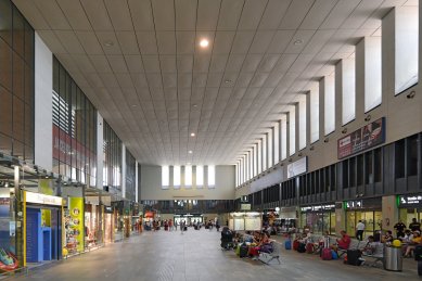 Santa Justa hlavní nádraží vysokorychlostní železnice - foto: Petr Šmídek, 2018