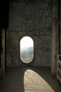 Turistická kamenná rozhledna Brdo – Chřiby - foto: Rudolf Červenka