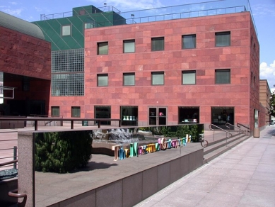 MoCA - Museum of Contemporary Art - foto: Petr Šmídek, 2001