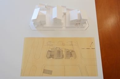 Four Dwellings Matosinhos - Model a situace - foto: Petr Šmídek, 2020