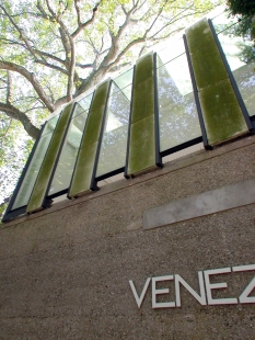 Venezuelský pavilon v Giardini - foto: Petr Šmídek, 2002
