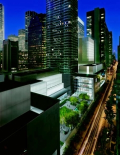 Rozšíření MoMA v New Yorku - Composite photo of the renovated and expanded Museum of Modern Art, 54 Street view. Photography by Elizabeth Felicella, architectural rendering by Kohn Pedersen Fox Associates, digital composite by Robert Bowen - foto: © 2005 The Museum of Modern Art