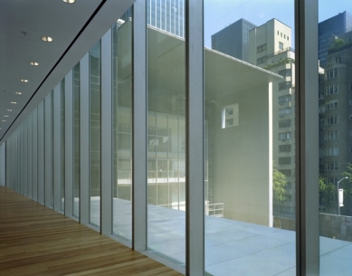 Expansion of MoMA in New York - 3rd floor with view of the David and Peggy Rockefeller Building, The Museum of Modern Art, designed by Yoshio Taniguchi. - foto: © 2005 Timothy Hursley