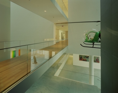 Expansion of MoMA in New York - 3rd floor with view of the David and Peggy Rockefeller Building, The Museum of Modern Art, designed by Yoshio Taniguchi. - foto: © 2005 Timothy Hursley