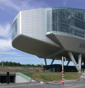 ING House - foto: Petr Šmídek, 2003