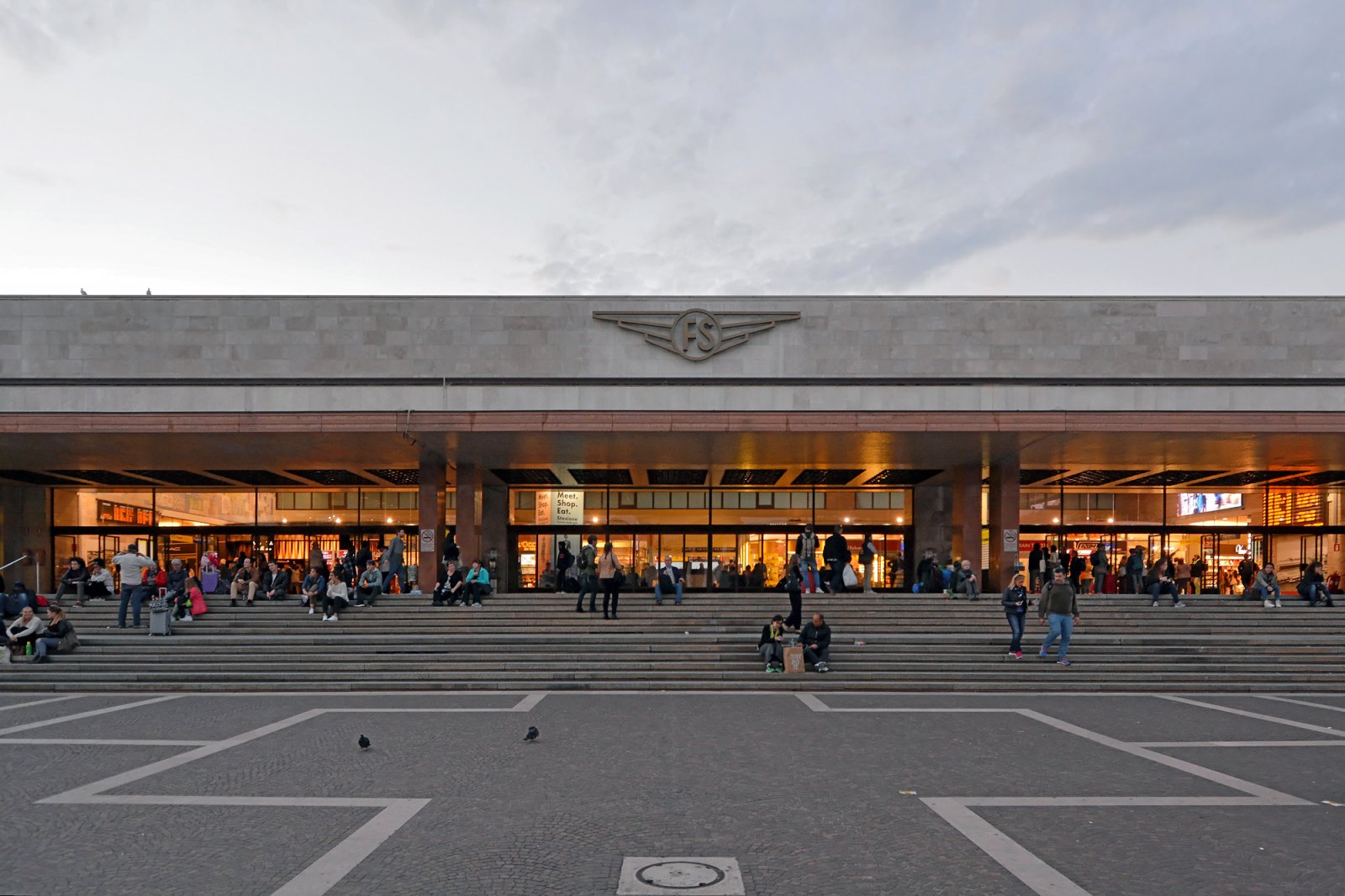 archiweb.cz Hlavní železniční stanice Santa Lucia