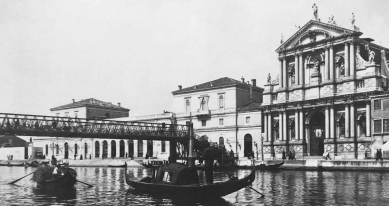 Hlavní železniční stanice Santa Lucia - Původní železniční budova a most Ponte Neville Scalz