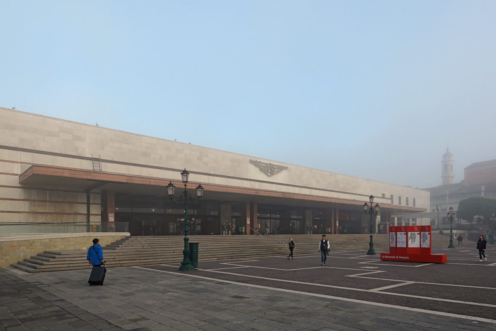 archiweb.cz Hlavní železniční stanice Santa Lucia