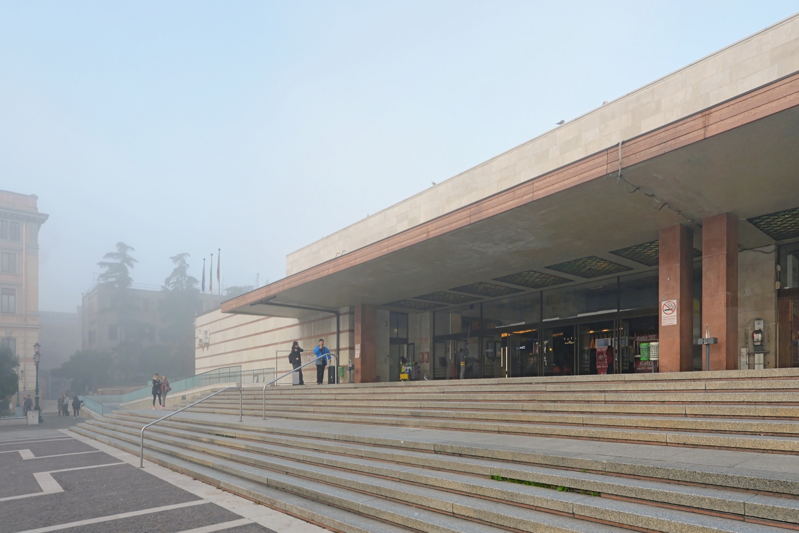 archiweb.cz Hlavní železniční stanice Santa Lucia