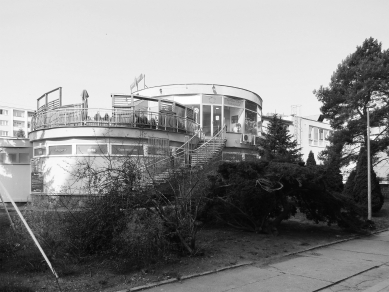 Revitalization of the public space at the shopping center Cíl in Prague's Zahradní Město - Original state