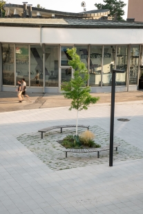 Revitalization of the public space at the shopping center Cíl in Prague's Zahradní Město - foto: Alex Shoots Buildings