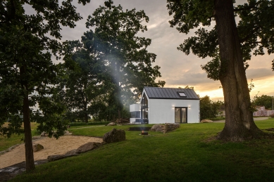 Dům u rybníka - foto: Tomáš Dittrich