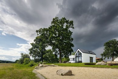 Dům u rybníka - foto: Tomáš Dittrich