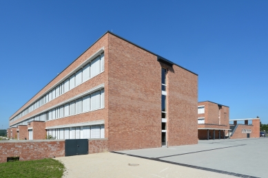 Staatliche Fachoberschule II in Nürnberg - foto: Petr Šmídek, 2020