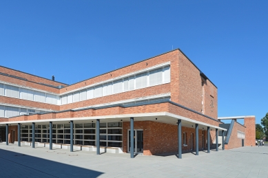 Staatliche Fachoberschule II in Nürnberg - foto: Petr Šmídek, 2020