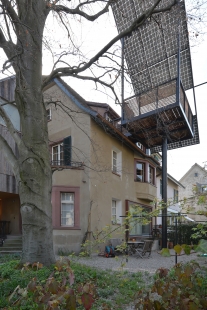 House with a Tree - foto: Petr Šmídek, 2015