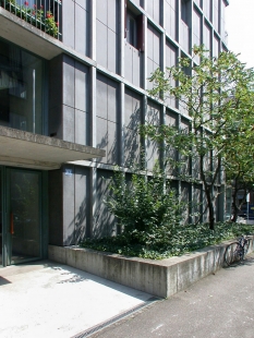 Apartment and Office Building Schwitter  - foto: Petr Šmídek, 2002