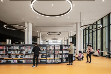 Veřejná knihovna v Tainanu - foto: Ethan Lee