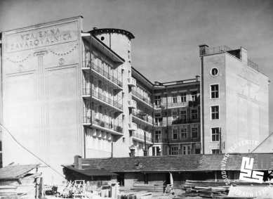 Vzajemna Insurance Company Offices - Historický snímek