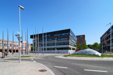 Townhall Scharnhauser Park - foto: Petr Šmídek, 2011