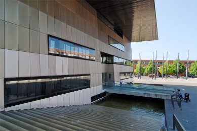 Townhall Scharnhauser Park - foto: Petr Šmídek, 2011