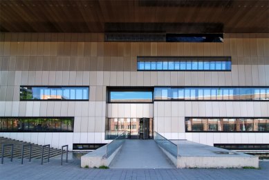 Townhall Scharnhauser Park - foto: Petr Šmídek, 2011