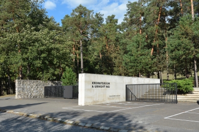 Krematorium a urnový háj v Bratislavě - foto: Petr Šmídek, 2017