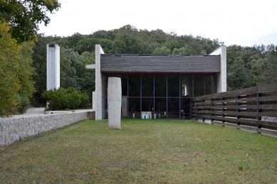 Krematorium a urnový háj v Bratislavě - foto: Petr Šmídek, 2017