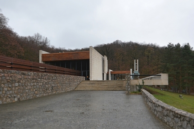 Krematorium a urnový háj v Bratislavě - foto: Petr Šmídek, 2018