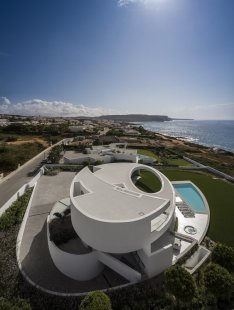 Elliptical House - foto: Fernando Guerra / FG+SG