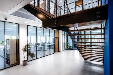 Reconversion of the hall into a company headquarters - foto: Jakub Šnábl