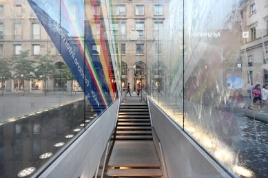 Milan Apple Store - foto: Petr Šmídek, 2021