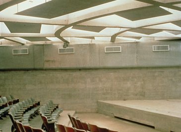 MuBE - Museu Brasileiro de Escultura - Pohled do auditoria - foto: © Nelson Kon, www.nelsonkon.com.br