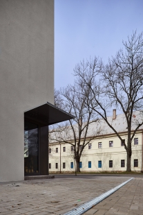 Multifunctional building above the A43 transmission station - foto: Jiří Alexander Bednář