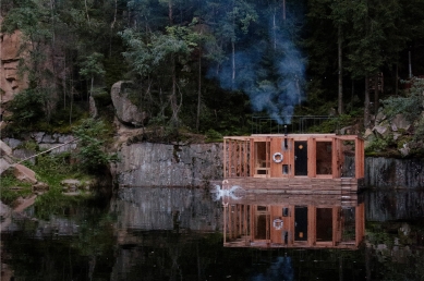 Plovoucí sauna Lom